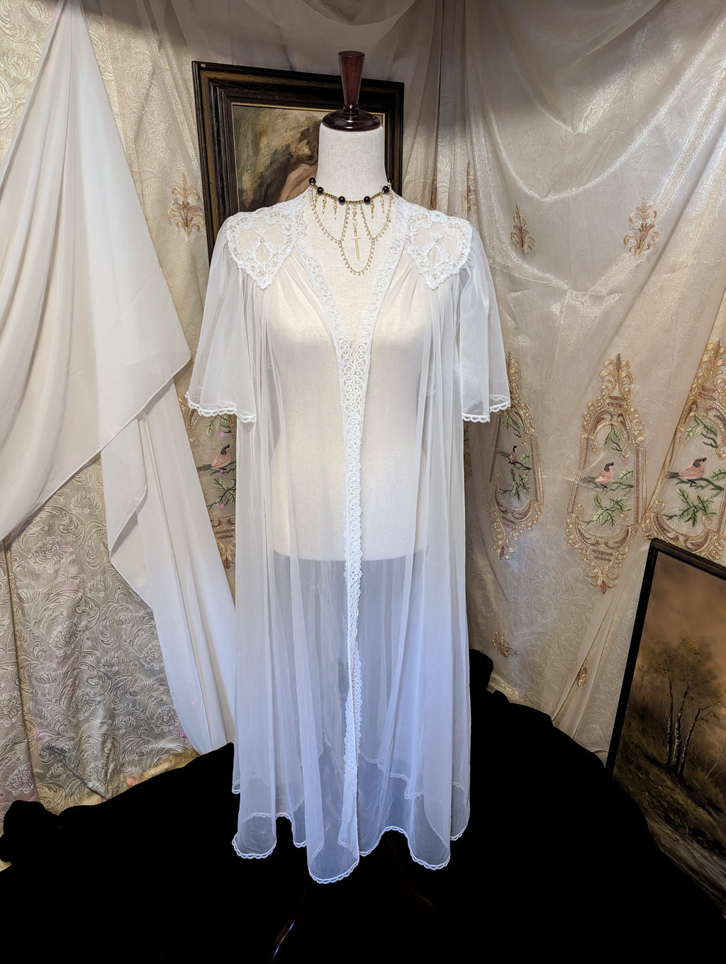 1970's Ghostly White Skull Lace Robe