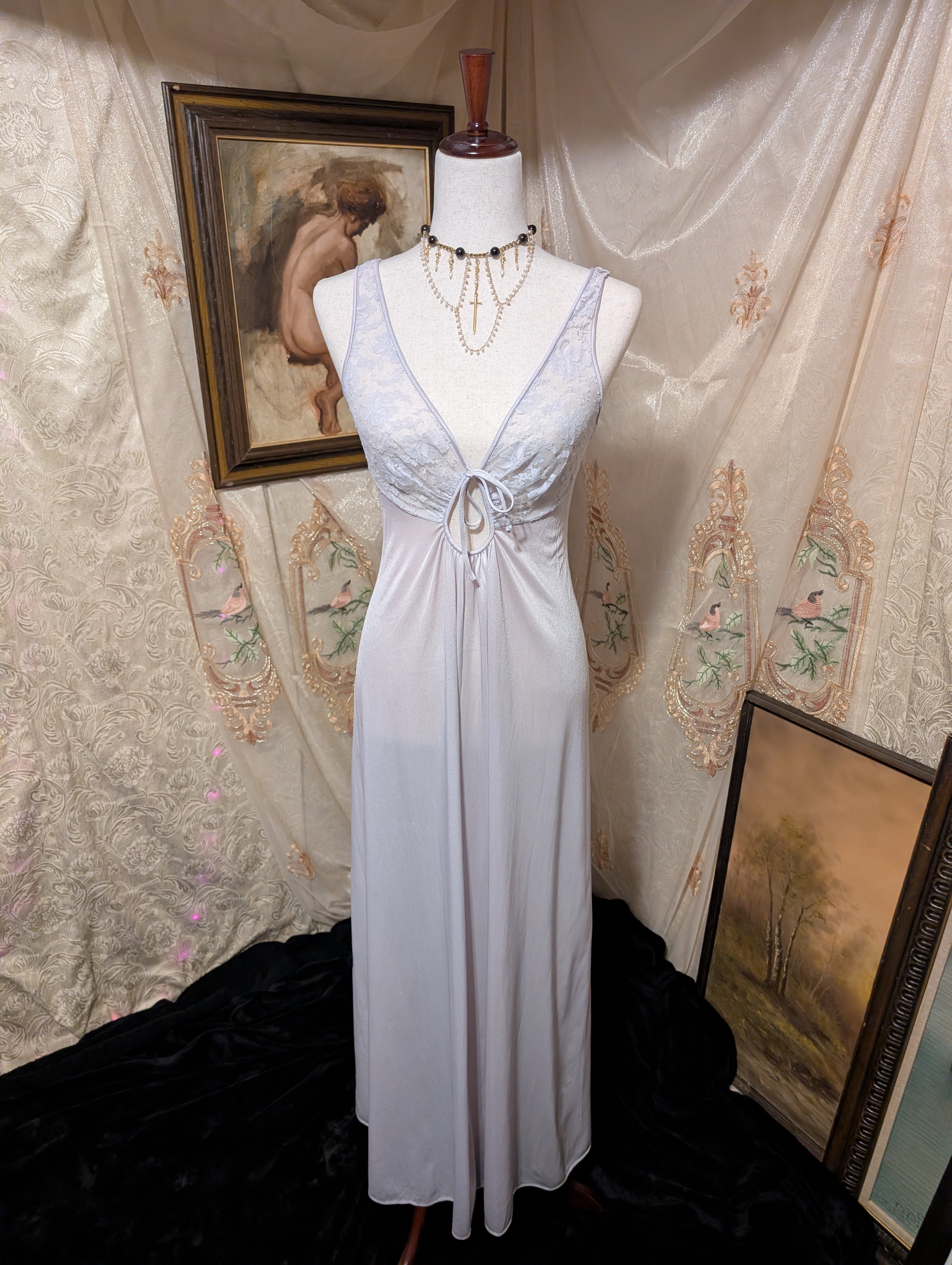 Apparition Grey Keyhole Lace Nightgown