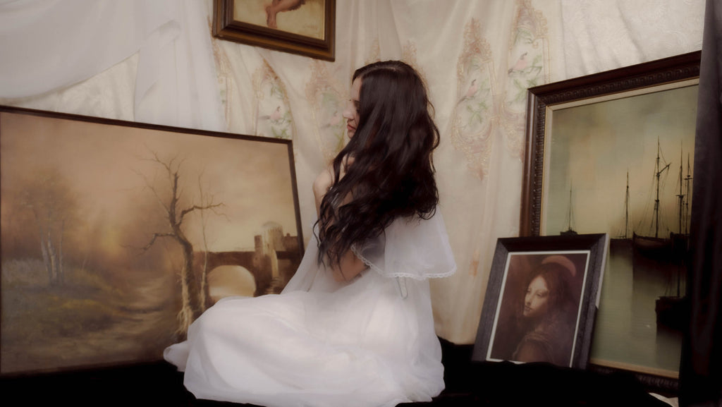 1970's Ghostly White Skull Lace Robe