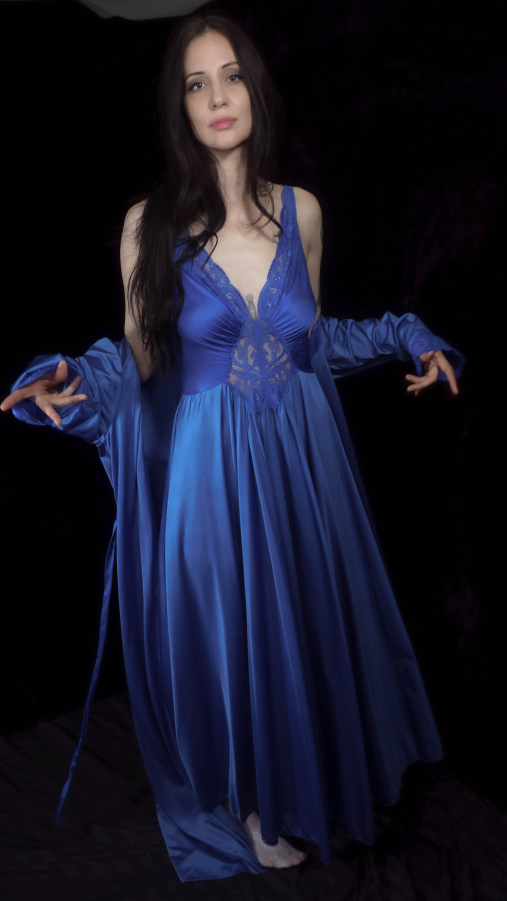 1980's Olga Dusky Blue Nightgown & Robe Set