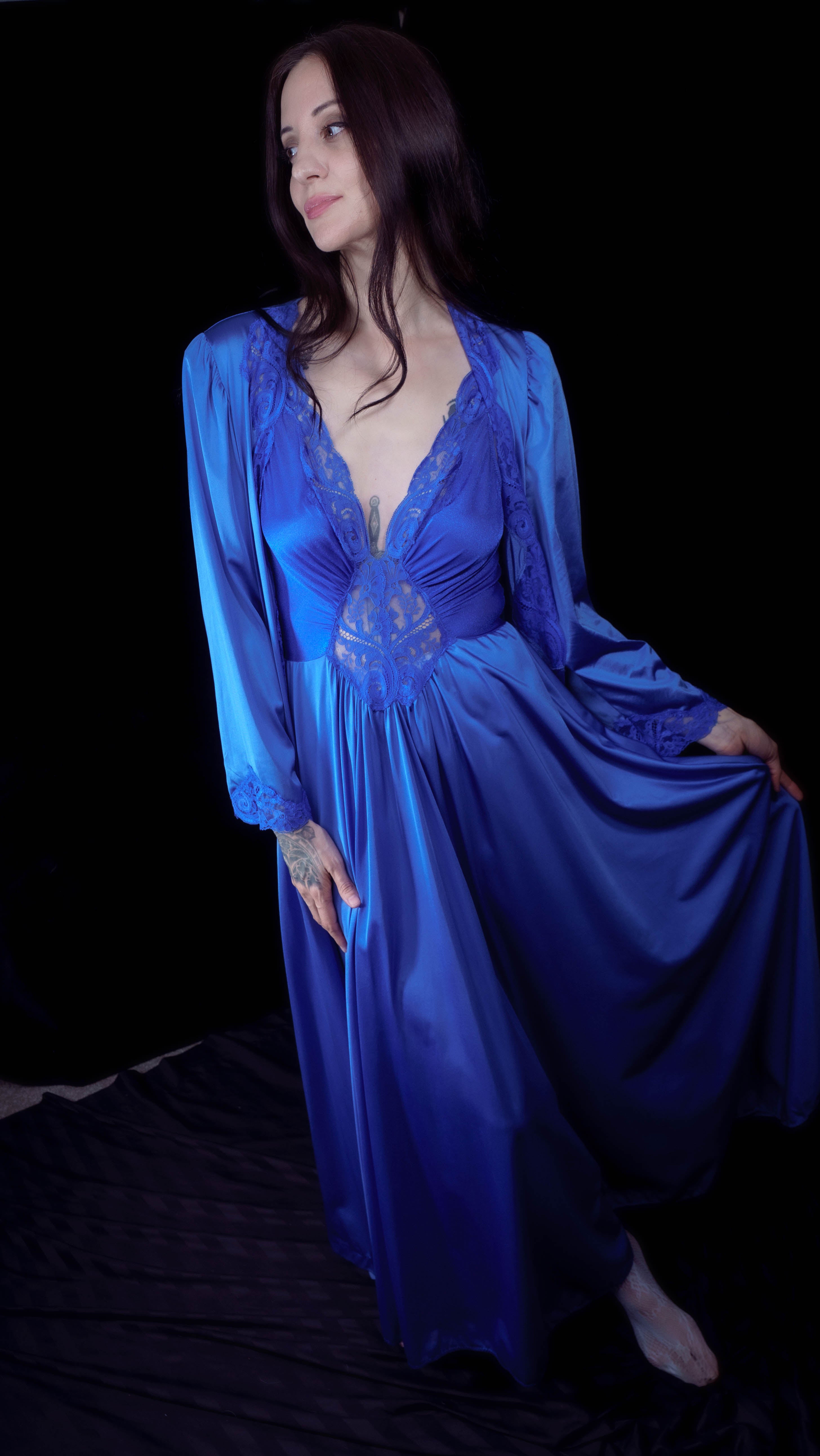 1980's Olga Dusky Blue Nightgown & Robe Set